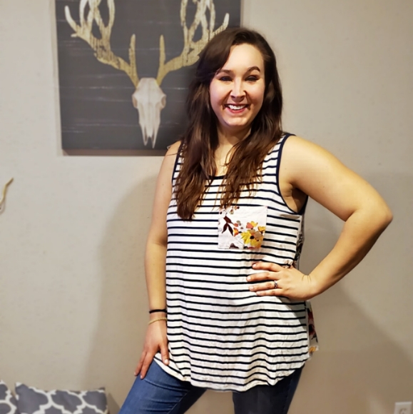 Floral Tank Top - Picture 3 of 9